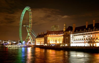 El Ojo de Londres de noche