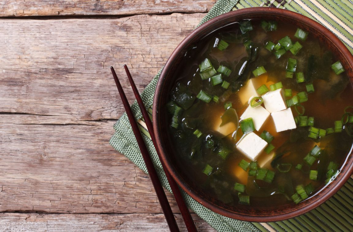 Sopa de miso con tofu