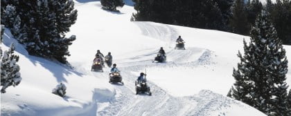 Motos de nieve en Baqueira