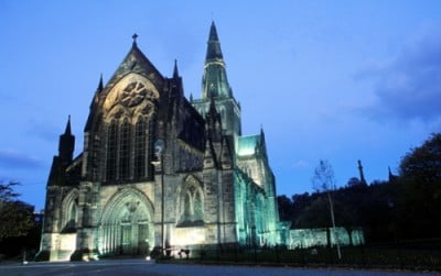 Vista de noche Catedral de Glasgow