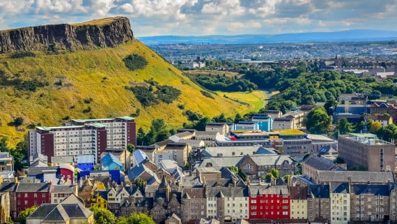 Vistas de Edimburgo y Arthur's Seat