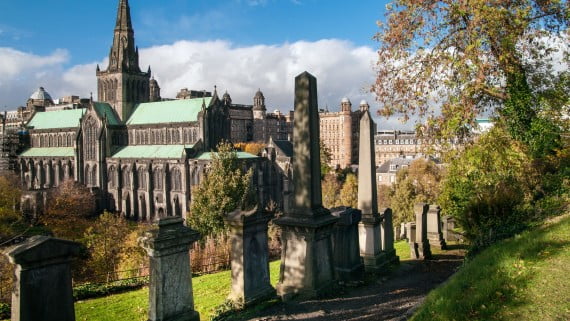 Vistas de la Catedral de Glasgow y la Necrópolis