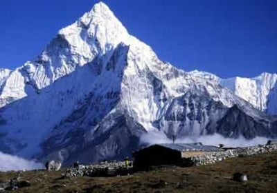 ama-dablam-eastern-nepal