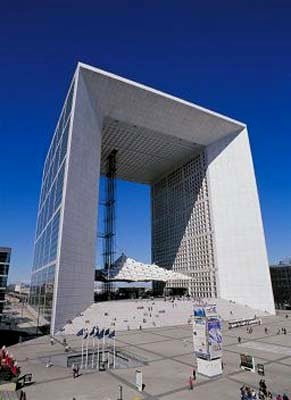 arco de la defense en paris