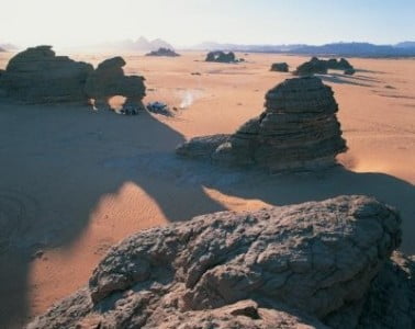 Chad, capital rocas en el Sahara