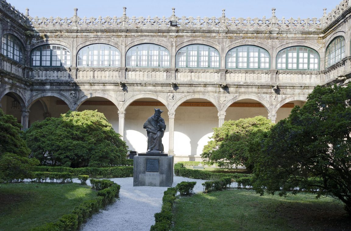 Claustro del Pazo de Fonseca