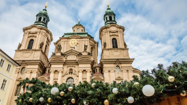 Iglesia de San Nicolás, en la Plaza de la Ciudad Vieja, Praga