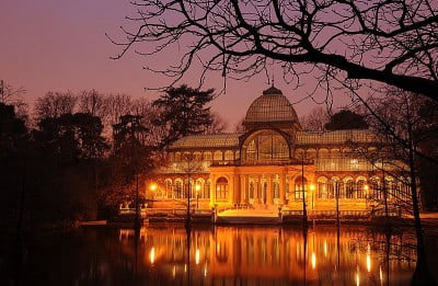 palacio de cristal de noche