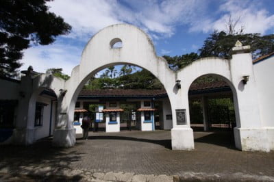 Entrada al Parque Zoológico y Jardín Botánico de San José