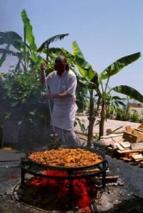 preparando la paella en Valencia