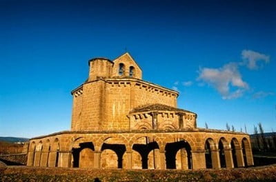 Turismo rural en Navarra iglesía Santa María de Eunate