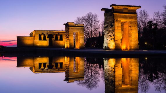 Vista nocturna del Templo de Debod