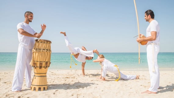 Atuendo para practicar capoeira