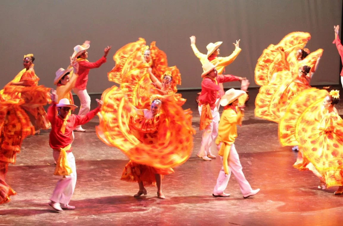 ラスインディタス：ニカラグアのマサヤの伝統的なダンス