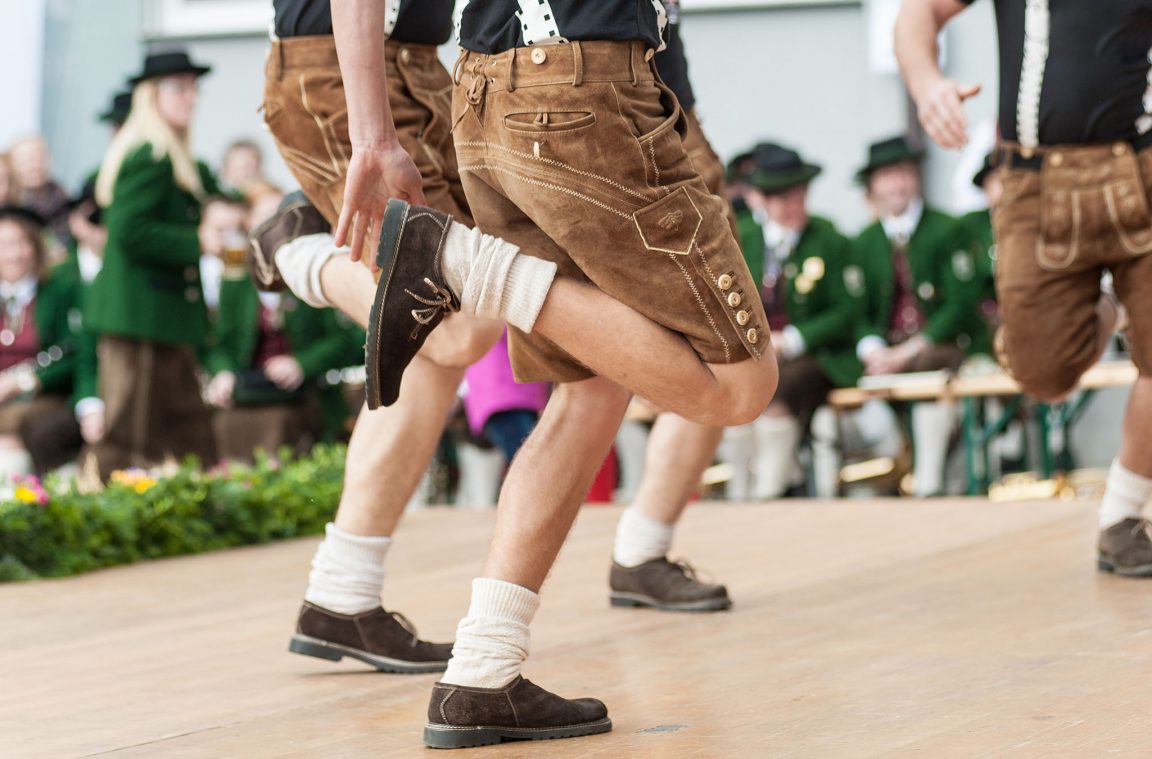 Der Schuhplattler: traditioneller Tanz aus Deutschland
