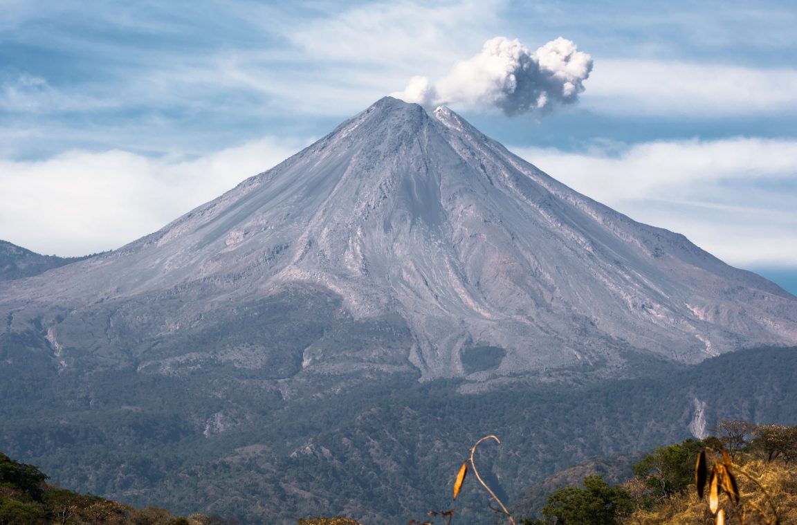 El volcán de Colima, uno de los más importantes de México