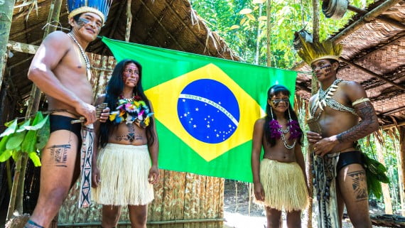 Los trajes de la tribu de los Yaguas de Amazonas (Brasil)