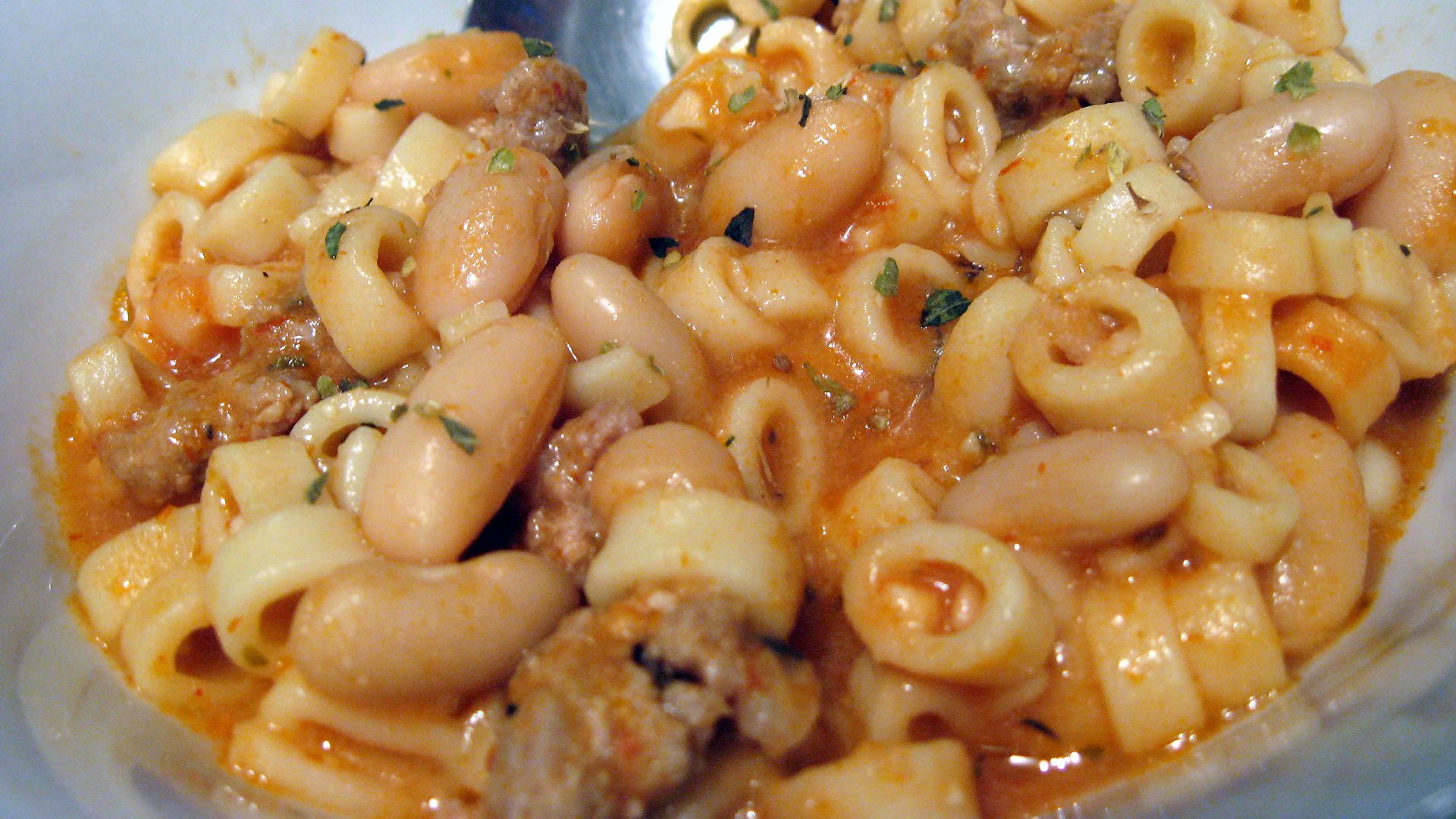 Fagioli pasta is a type of soup that usually contains beans and pasta with ...