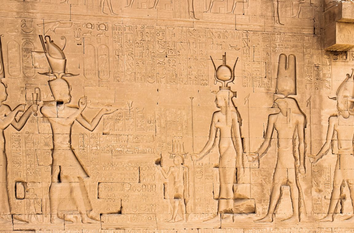 Darstellung von Cleopatra im Tempel von Dendera, Ägypten