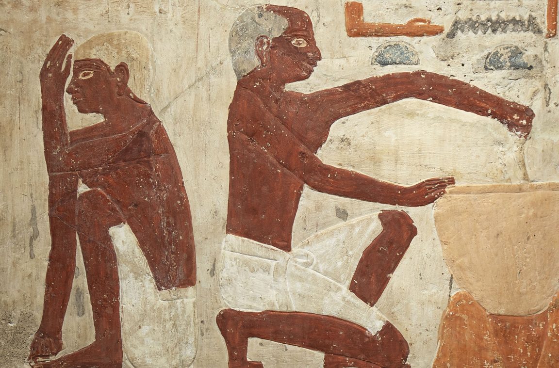 Representación egipcia de la producción de pan (2500-2350 a.C.)