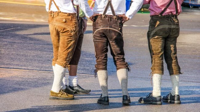 Lederhosen: la pieza básica del traje tradicional alemán