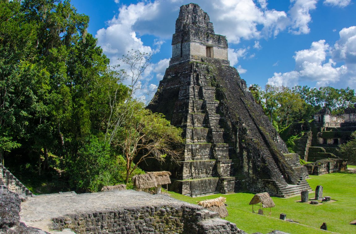 Discovering the Mayan ruins: Tikal