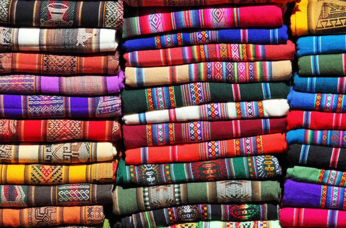 El aguayo: la tela tradicional de la Región Andina