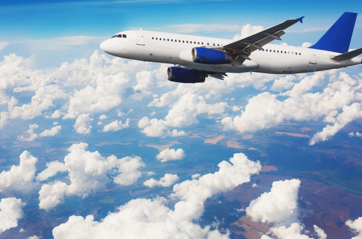 Advantages and disadvantages of buying a cheap flight