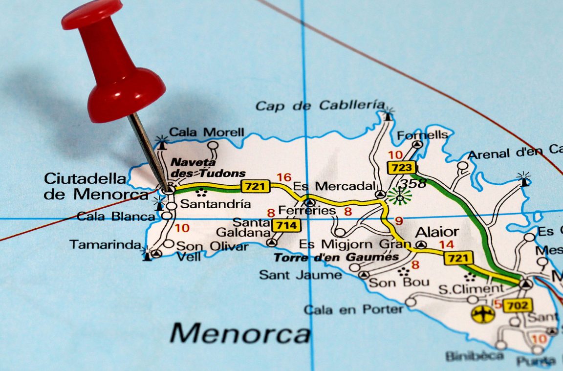 Strade attraverso Minorca, nelle Isole Baleari