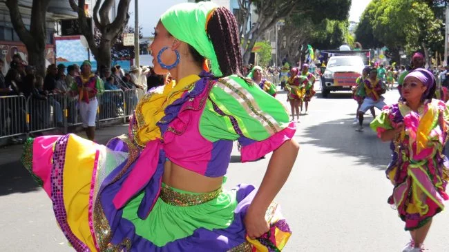 El colorido de los trajes tipicos de Nicaragua