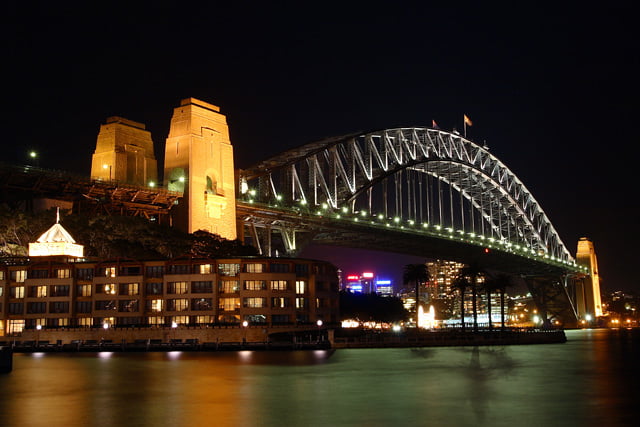 L'Harbour Bridge di notte