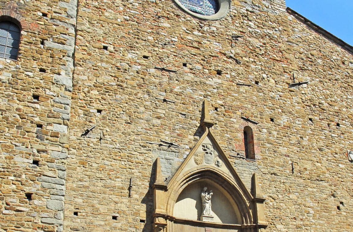Santa Maria Maggiore Kilisesi'nin cephesi