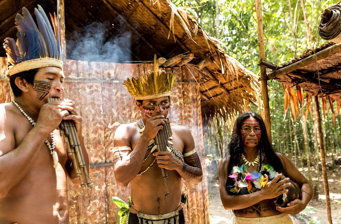 Instrumenty i typowe tańce regionu Amazonii