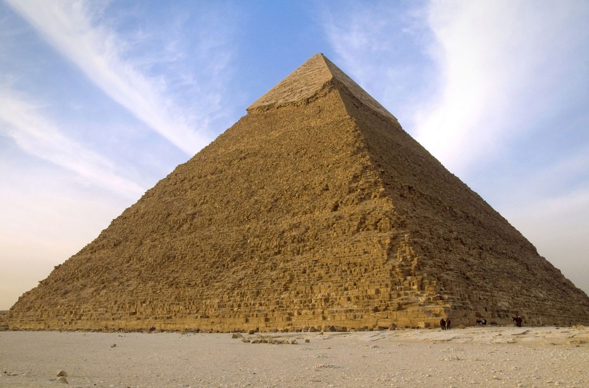 Die Monumentalität der Großen Cheopspyramide in Ägypten