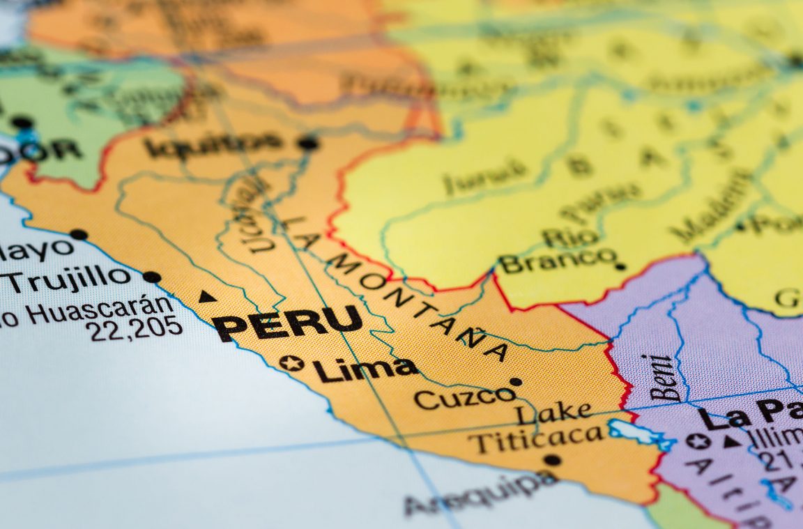 Peru, Güney Amerika'nın Pasifik kıyısında