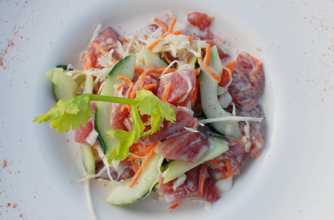 Poisson cru tahitien: ein Gericht aus rohem Fisch