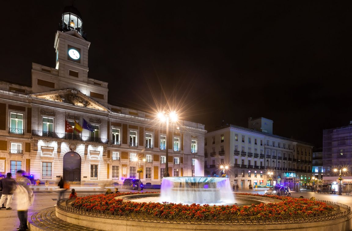Puerta del Sol in der Nacht, Madrid